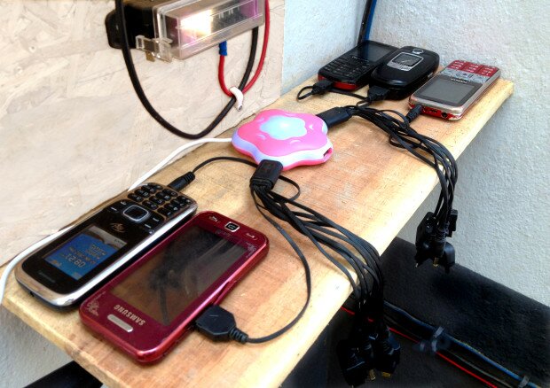12-Slideshow_phone charging Decemberr 2012